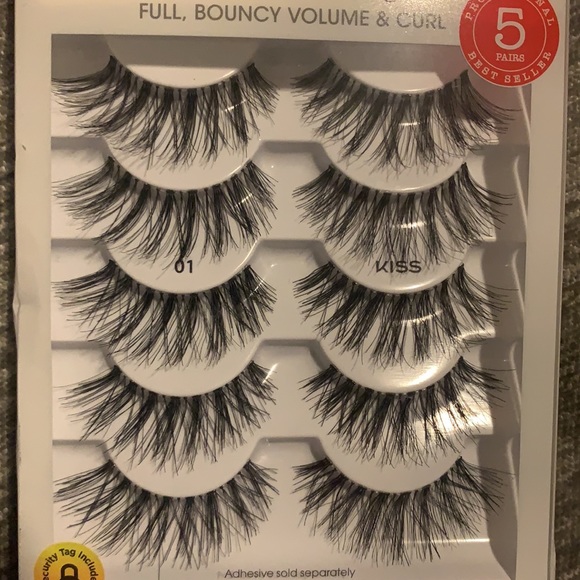 Pack of 2 KISS So Wispy Lashes - Picture 3 of 3